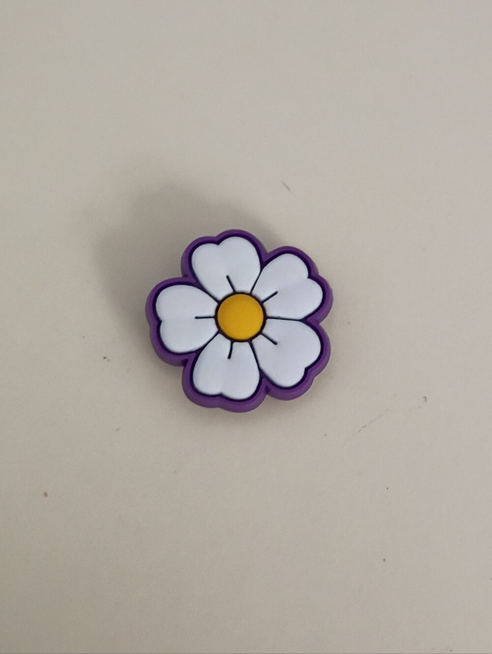 10 for $10 Jibbitz Croc Charm - White Flower White & Purple Petals Yellow Pistol